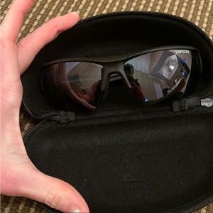 NWOT Tifosi sunglasses black